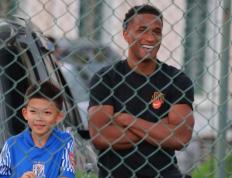 姆巴佩手感滚烫，带领波尔图惊险上海申花，赛后一句话霸气侧漏的简单介绍